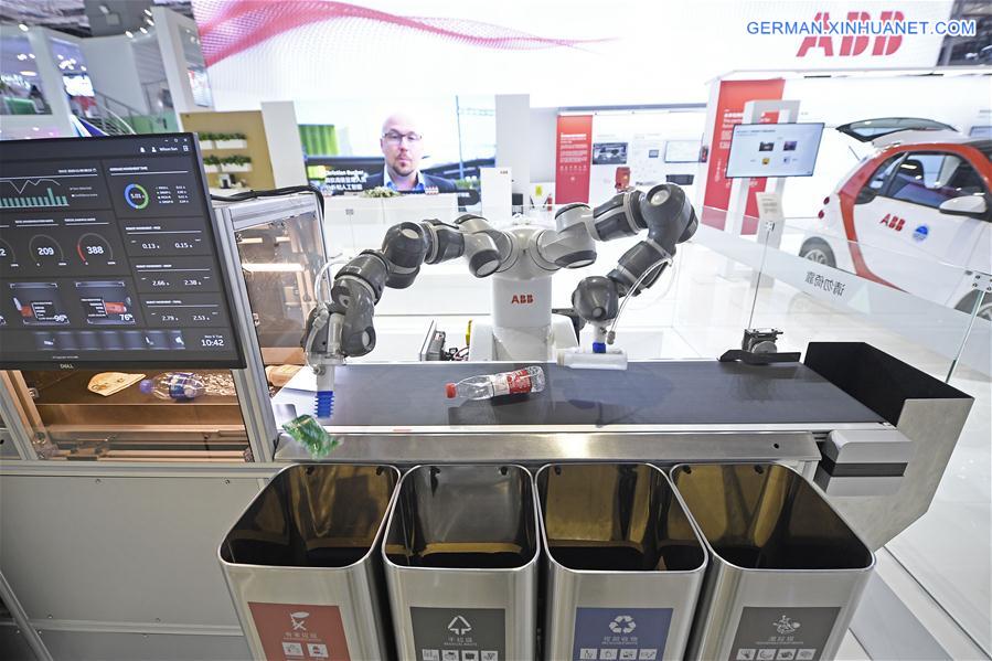 (CIIE)CHINA-SHANGHAI-CIIE-GARBAGE SORTING(CN)