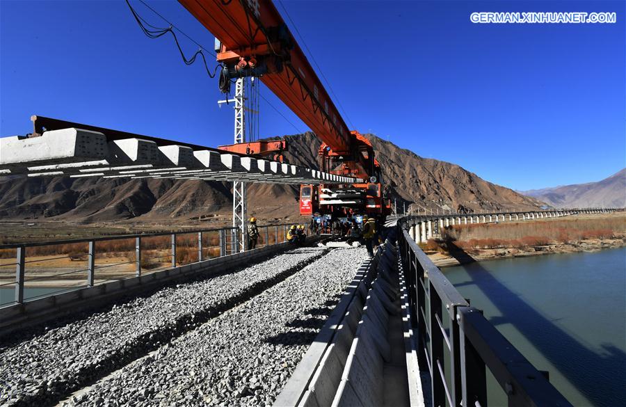 CHINA-TIBET-LHASA-NYINGCHI RAILWAY-BRIDGE-RAIL LAYING-COMPLETION (CN)