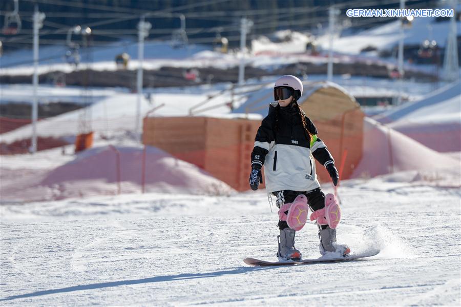 CHINA-XINJIANG-SKI RESORT (CN)