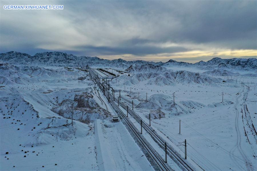 CHINA-QINGHAI-GOLMUD-DUNHUANG-GOLMUD RAILWAY-OPERATION (CN)