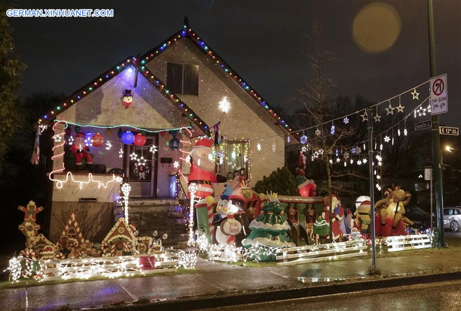 CANADA-VANCOUVER-CHRISTMAS-HOUSE DECORATION 