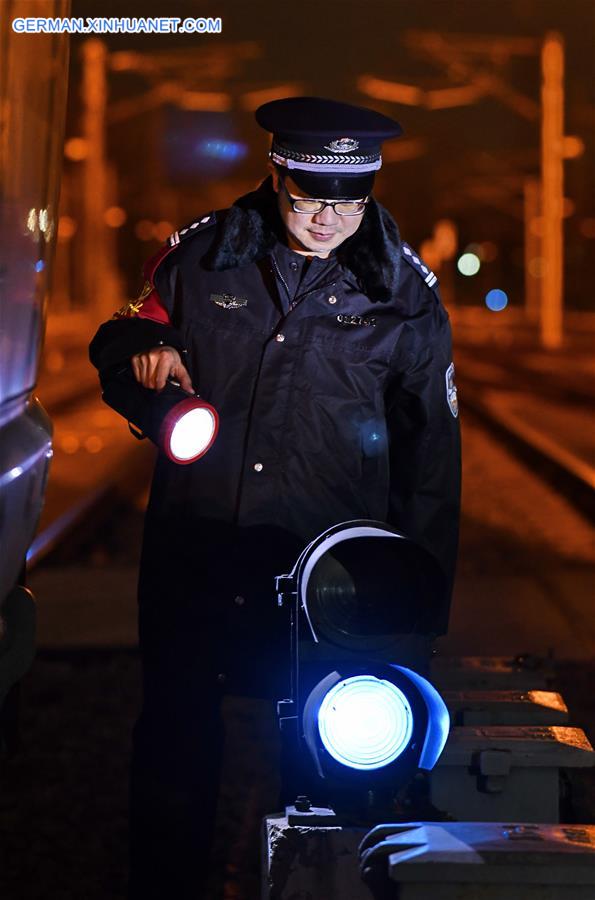 CHINA-BEIJING-SPRING FESTIVAL TRAVEL RUSH-PATROL (CN)