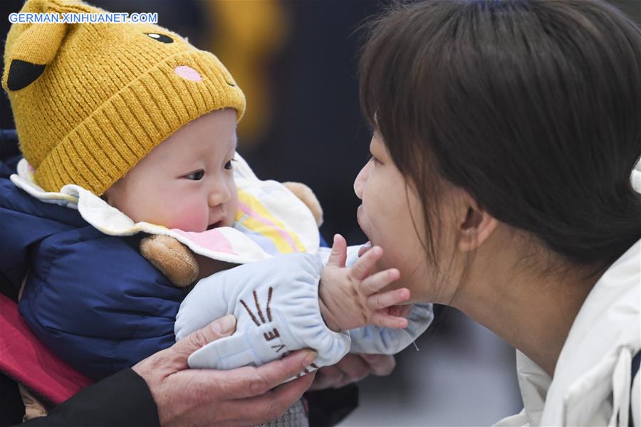 CHINA-CHONGQING-SPRING FESTIVAL-TRAVEL RUSH-FAMILY REUNION (CN)