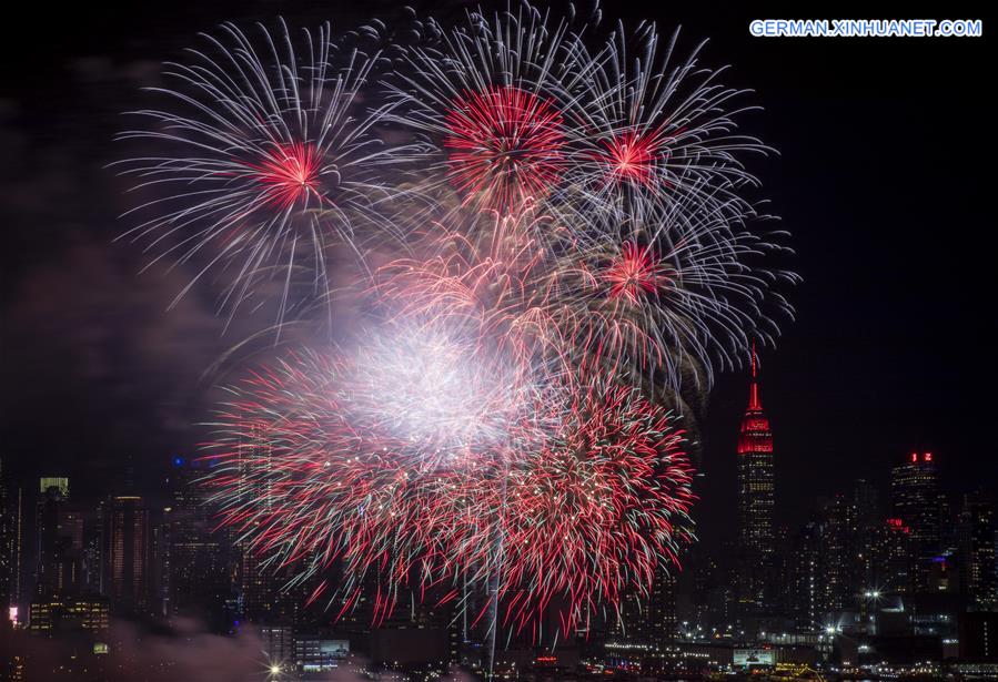 U.S.-NEW YORK-CHINA-LUNAR NEW YEAR-FIREWORKS