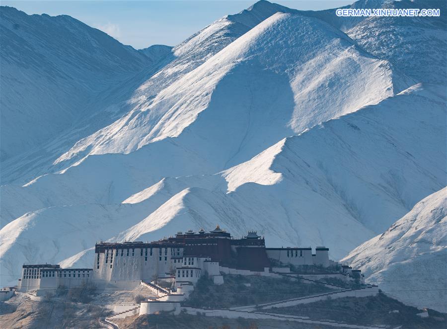 CHINA-TIBET-LHASA-SNOW SCENERY (CN)