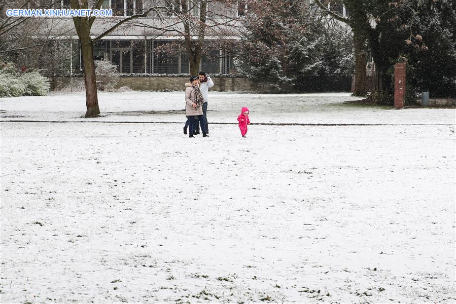 GERMANY-BERLIN-SNOW