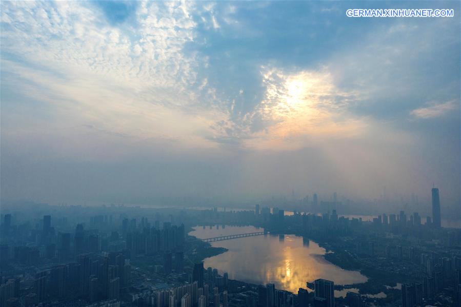CHINA-WUHAN-SUNSET GLOW (CN)