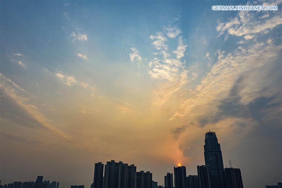 CHINA-WUHAN-SUNSET GLOW (CN)
