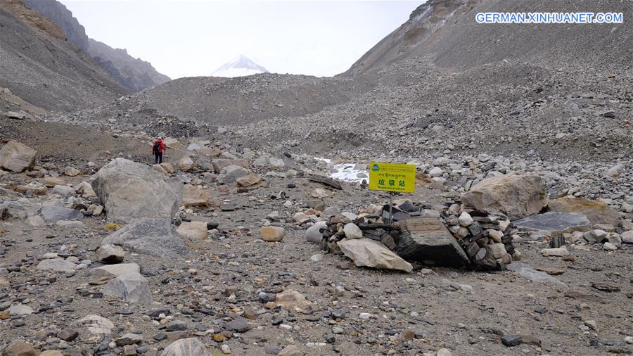 (InTibet)CHINA-TIBET-MOUNT QOMOLANGMA-TRANSITION CAMP-VIEW (CN)