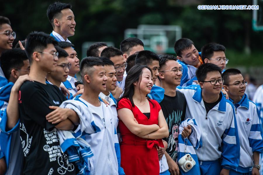 CHINA-GUIYANG-HIGH SCHOOL-GRADUATION CEREMONY(CN)