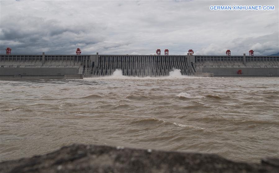 CHINA-HUBEI-THREE GORGE RESERVOIR-FLOOD-PREPARATION (CN)