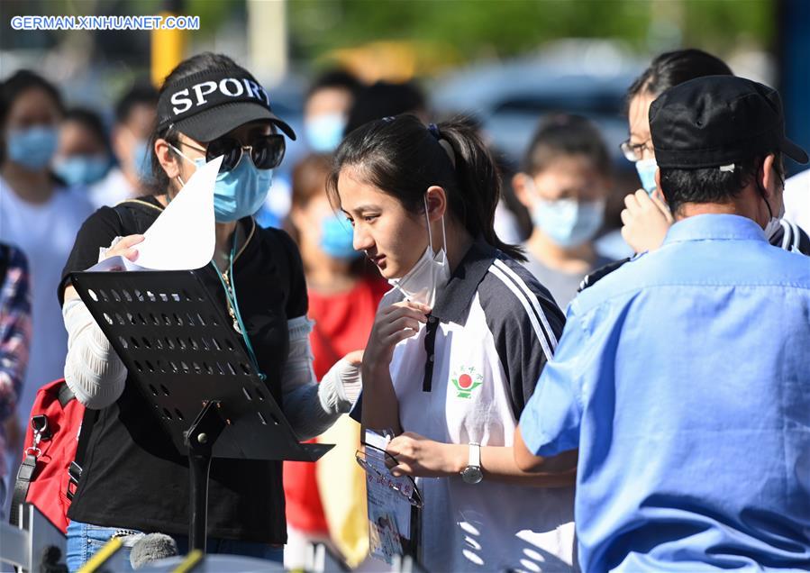 Hochschulaufnahmeprüfung Chinas findet unter strenger Kontrolle der