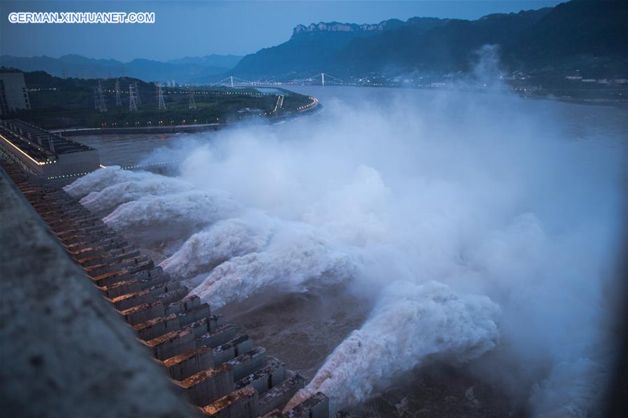 CHINA-HUBEI-YANGTZE RIVER-THREE GORGES DAM-FLOODWATER-DISCHARGE (CN)