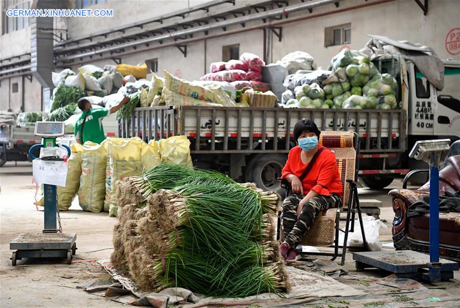 CHINA-XINJIANG-URUMQI-COVID-19-FARMERS' MARKETS-REOPENING (CN)