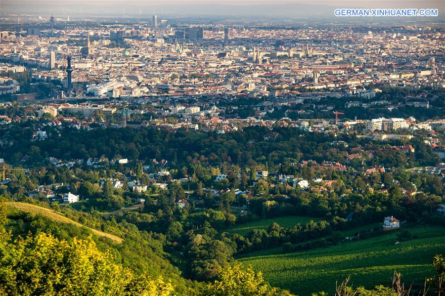 AUSTRIA-VIENNA-KAHLENBERG PANORAMIC VIEWING TERRACE-SCENERY