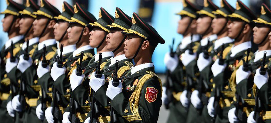 Chinesische Ehrengarde erscheint bei der Militärparade in Moskau