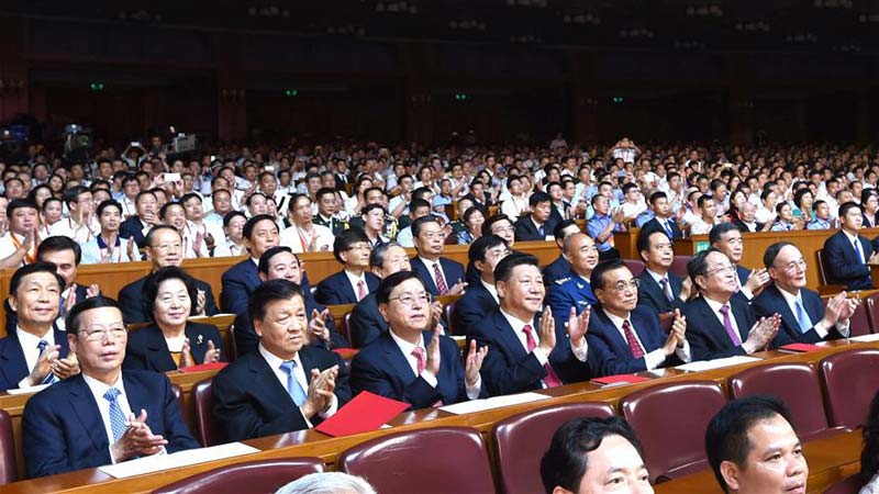 Chinesische Führungskräfte nehmen an Konzert zur Markierung des 95. Jubiläums der KPCh teil