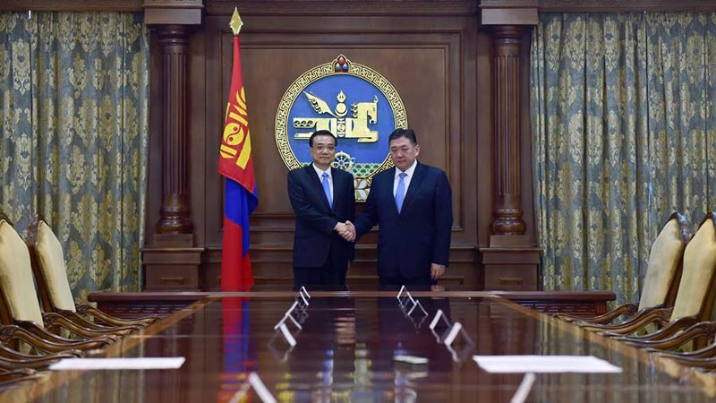 Li Keqiang trifft Vorsitzenden des Großen Staats-Churals in Ulan Bator