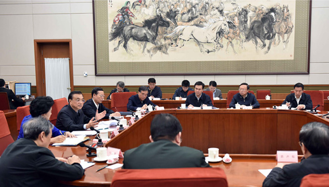 Li Keqiang sitzt Sitzung der führenden Pateigruppe vor