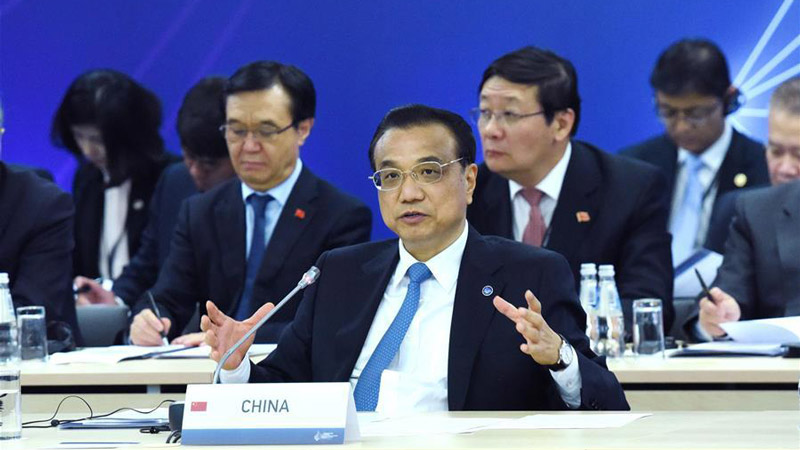 Li Keqiang nimmt am fünften Treffen der Regierungschefs der MOEL und China in Riga teil