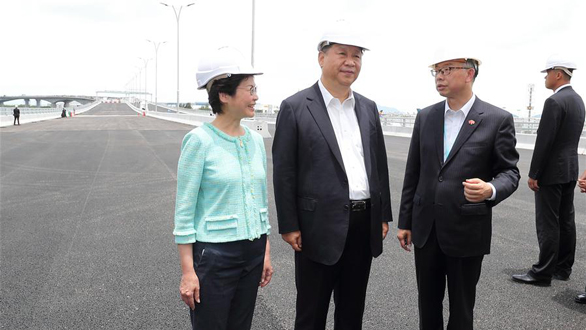 Xi Jinping inspiziert Infrastruktur-Projekte in Hongkong