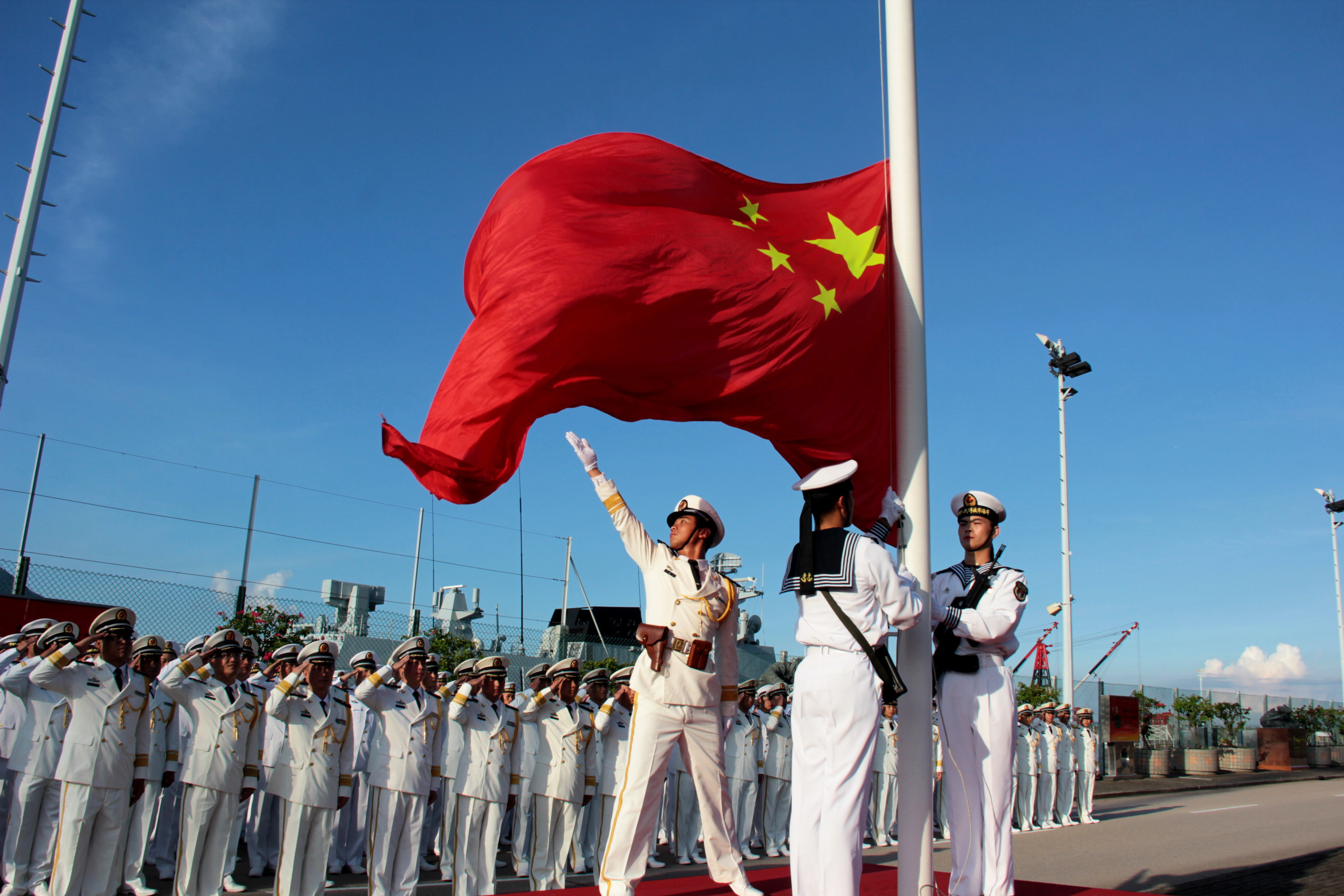 Flaggenzeremonie zum 20. Jubiläum der Rückkehr Hongkongs zum Vaterland