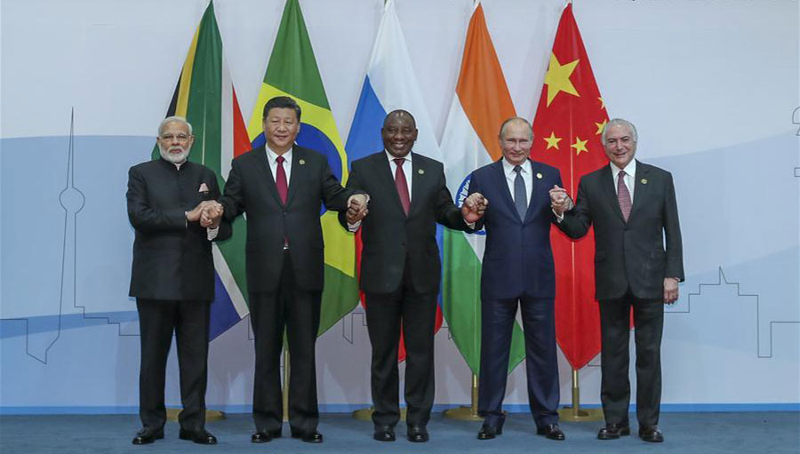 BRICS-Führungen posieren für ein Gruppenfoto während des 10. BRICS-Gipfeltreffens in Johannesburg