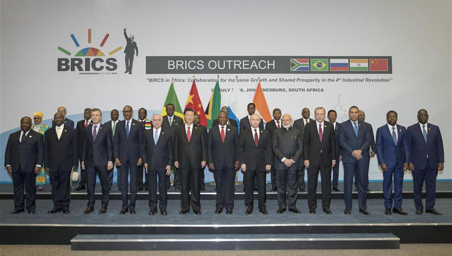 Xi Jinping hält eine Rede zu einem erweiterten Dialog des "BRICS-Plus" in Johannesburg