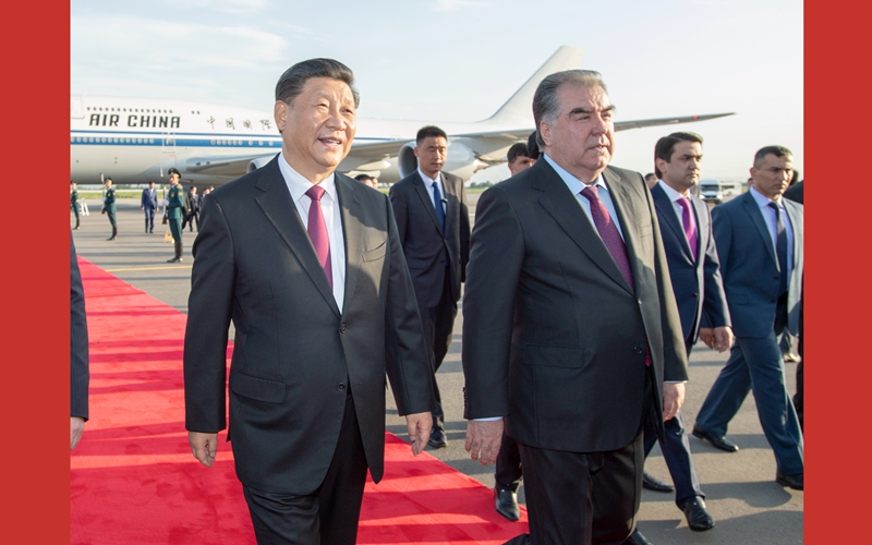 Xi trifft in Tadschikistan ein