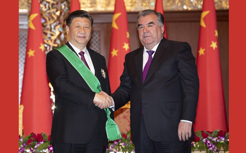 Xi Jinping erhält Orden der Krone von Tadschikistan