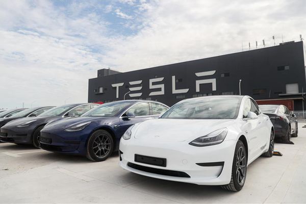 Tesla exportiert in China hergestellte Fahrzeuge des Typs Model 3 nach Europa