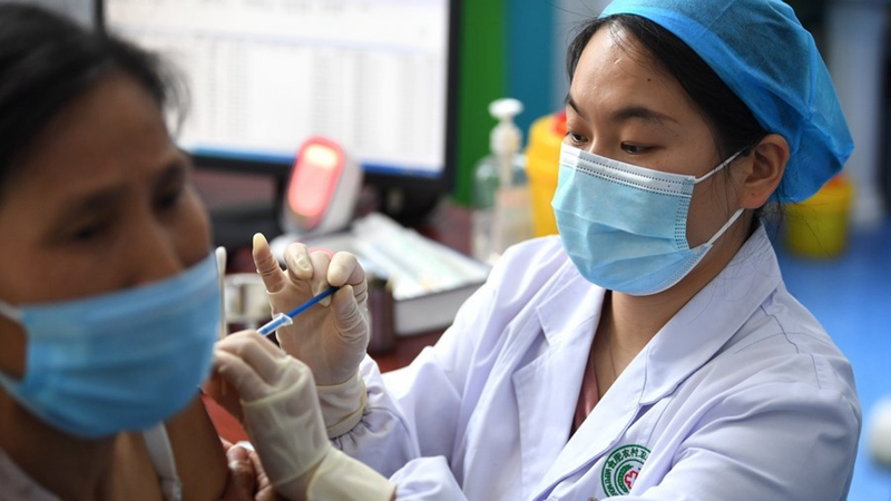 Zahl der verabreichten Impfdosen in China übersteigt 800 Millionen