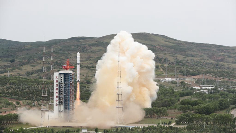 China startet vier Satelliten mittels einer Rakete des Typs Langer Marsch-2D