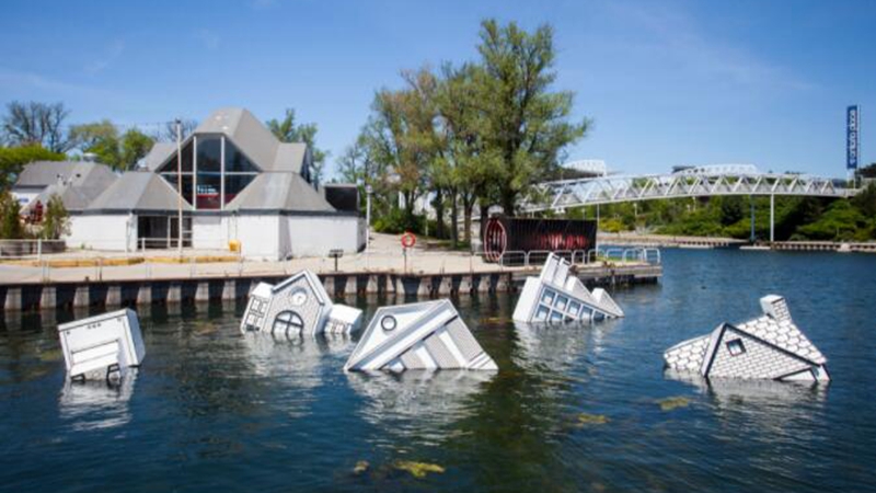 Kunstinstallation Over Floe wird im kanadischen Toronto gezeigt