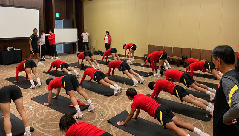 Nach langer Reise nimmt chinesische Fußballnationalmannschaft der Frauen Training in Japan wieder auf