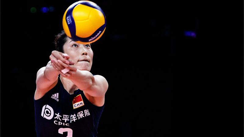 Olympia in Tokio: Fahnenträgerin der chinesischen Delegation Zhu Ting visiert Gold an