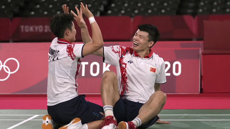 Olympia in Tokio: Chinas Badminton-Doppel Wang/Huang gewinnt rein chinesisches Mixed-Finale