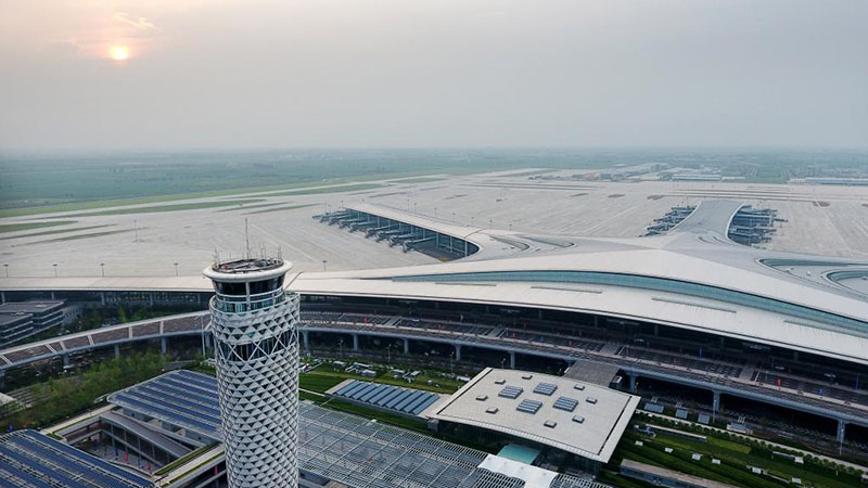 Luftansicht des neuen Internationalen Flughafens Qingdao Jiaodong