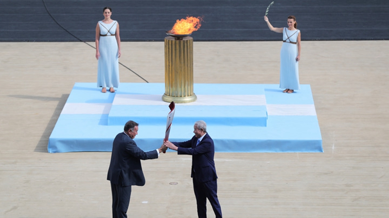 Griechenland übergibt Olympisches Feuer an Organisatoren von Beijing 2022