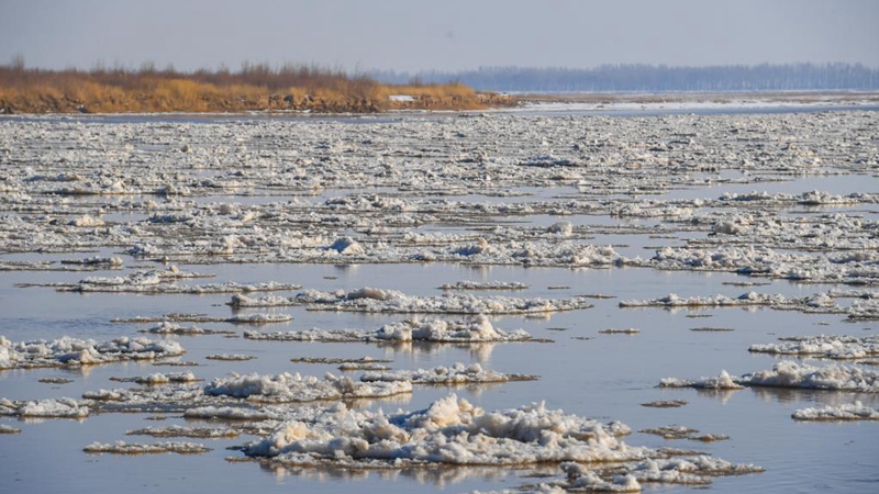 In Bildern: Fließendes Eis auf Gelbem Fluss