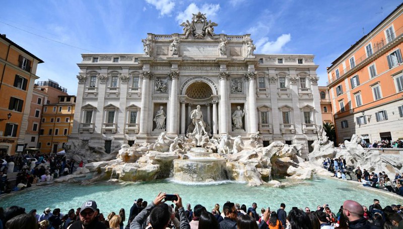 Touristen besuchen Rom während der Osterfeiertage