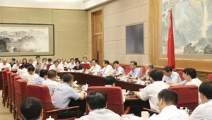 Wang Yang nimmt an Plenum für Armutsbekämpfung teil