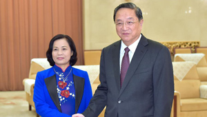 Yu Zhengsheng trifft Vizepräsidentin des Zentralkomitees der Vietnamesischen Vaterlandsfront in Beijing