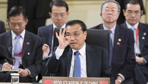 Li Keqiang nimmt am 6. Gipfeltreffen China-Japan-Südkorea in Seoul teil