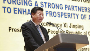Xi Jinping hält eine Rede an der Nationaluniversität Singapur