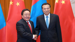 Li Keqiang trifft Tsachiagiin Elbegdordsch in Beijing