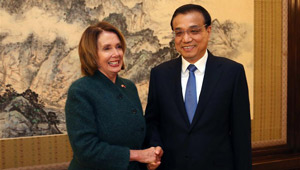 Ministerpräsident Li Keqiang trifft sich mit Nancy Pelosi