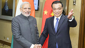 Li Keqiang trifft Narendra Modi in Malaysia