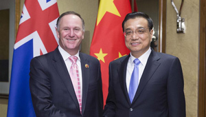 Li Keqiang trifft neuseeländischen Premierminister Key