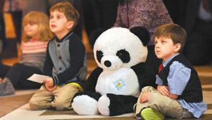 Chinesische Botschaft in den USA hält Veranstaltung mit Thema „Nacht der Pandas“ ab